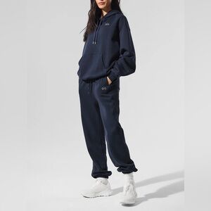 ALO Yoga Navy Fleece Sweatshirt and Jogger Pants (SET!!)